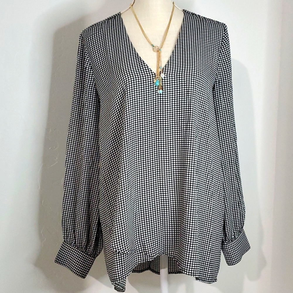 Karen Kane Checkerd Style Long Sleeve Blouse